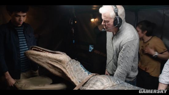 《侏罗纪世界2》电影剧情介绍，片段曝光，恐龙逼真吓死人